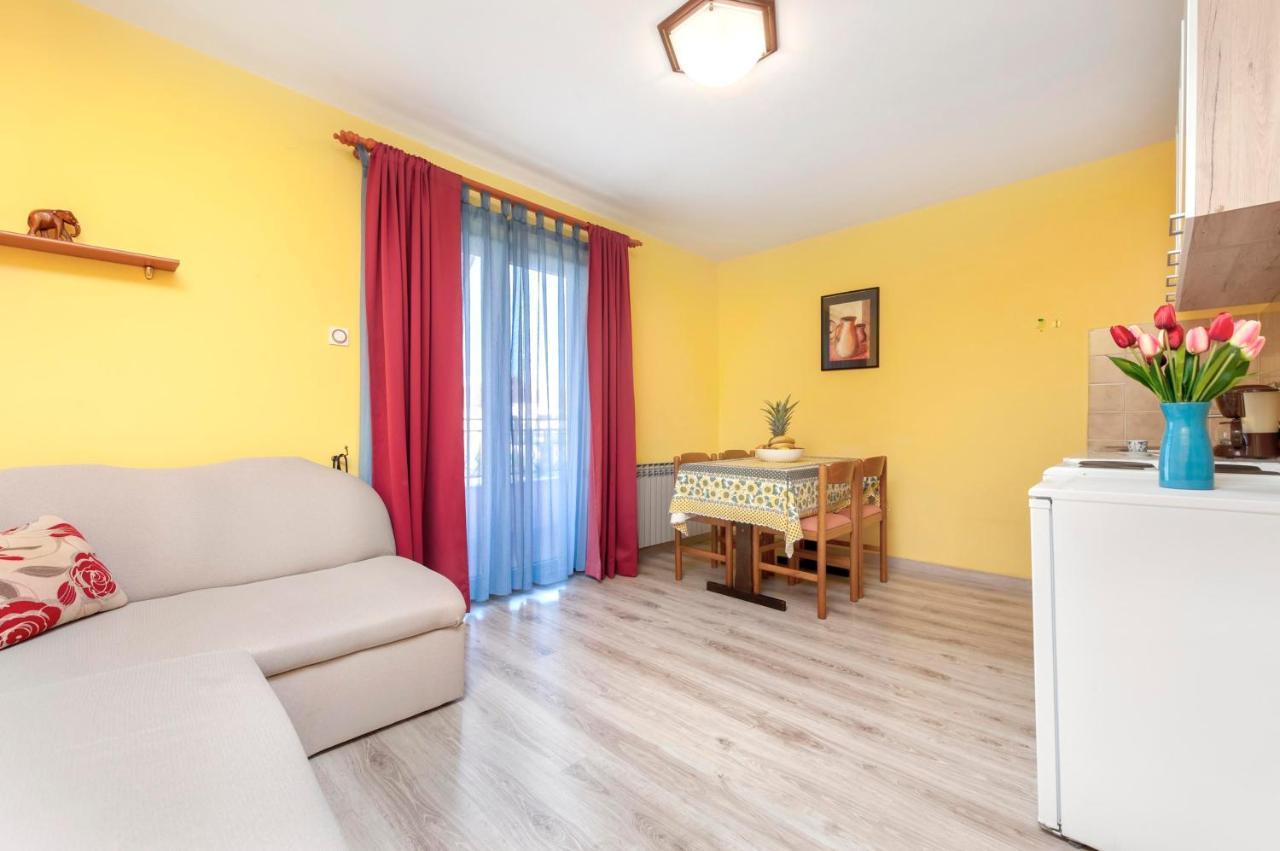 רוביני Apartments Adria מראה חיצוני תמונה