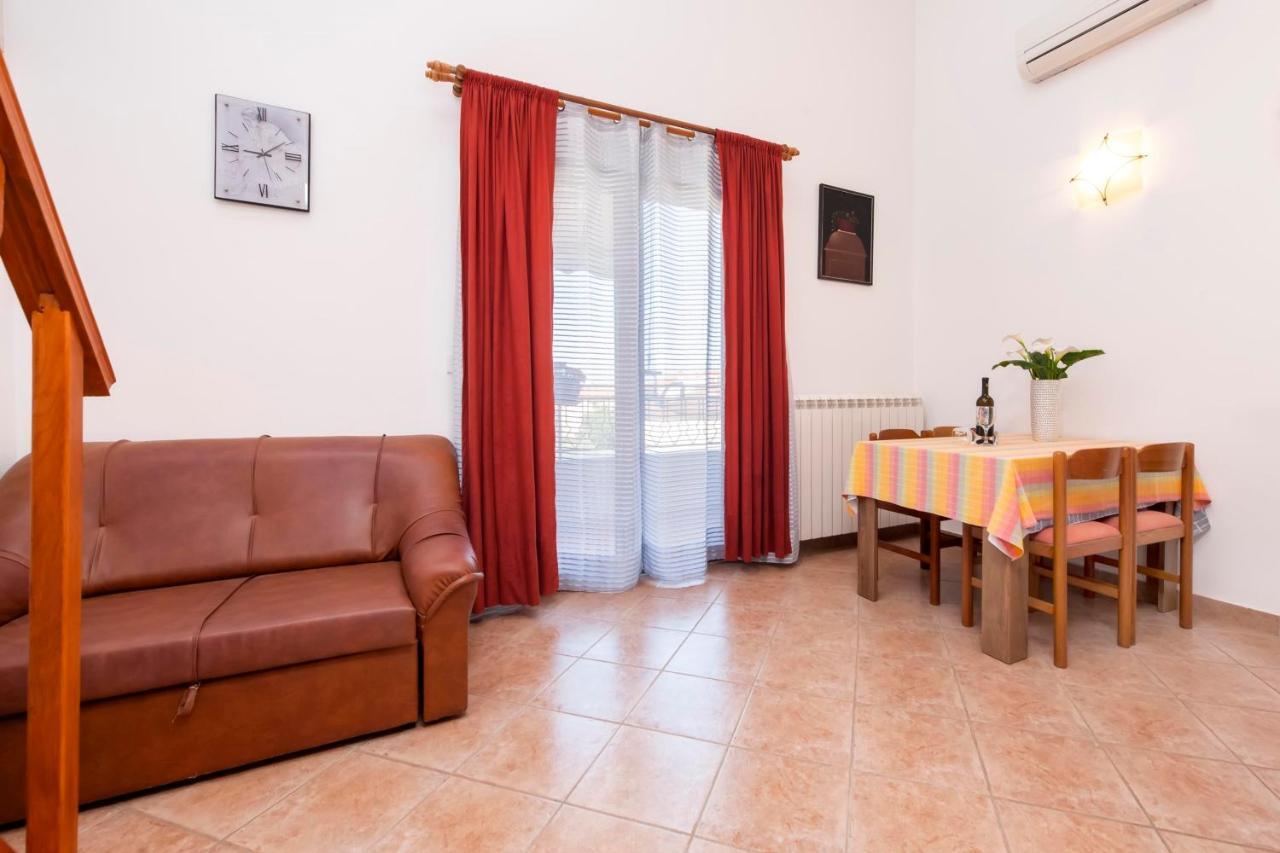 רוביני Apartments Adria מראה חיצוני תמונה