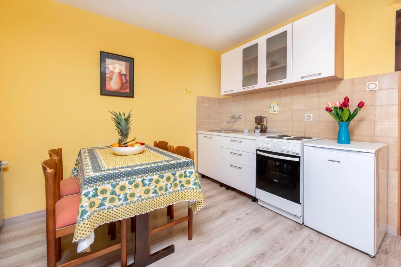 רוביני Apartments Adria מראה חיצוני תמונה