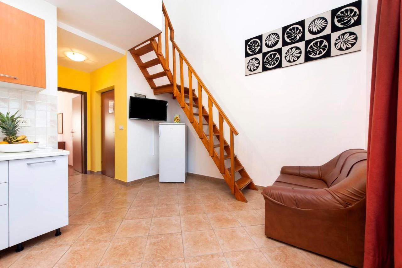 רוביני Apartments Adria מראה חיצוני תמונה